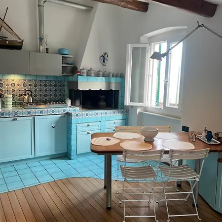 Elegant With Sea View Apartment Monterosso al Mare