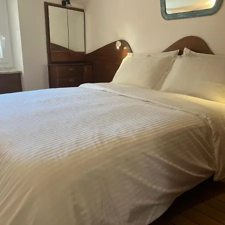 Apartment Elegant With Sea View *